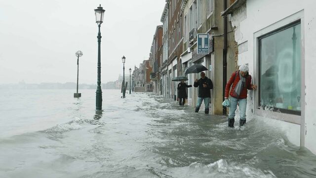 Future urban landscapes: Climate migration projections in cities